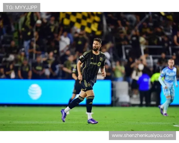 吉鲁领衔里尔4比2战胜巴黎FC 荣膺最佳球员展现出色表现